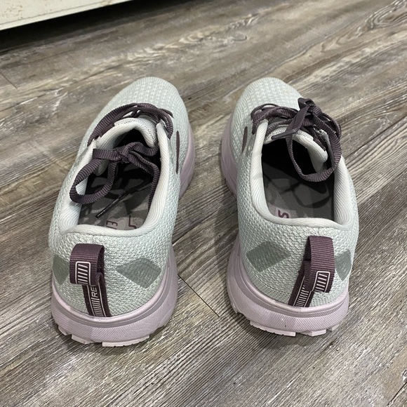 Brooks - Picture 2 of 4